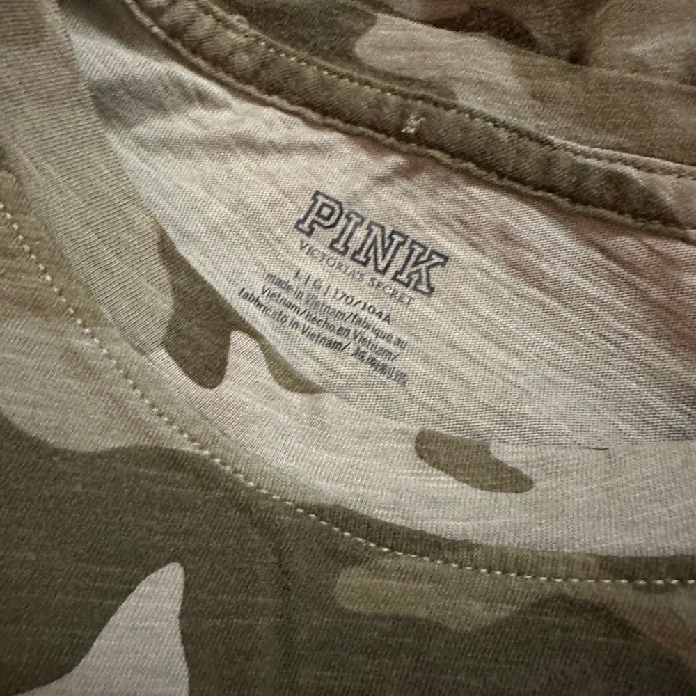 Pink camouflage T-shirt - Picture 2 of 2